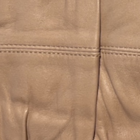 Prada new never wear - Picture 8 of 15